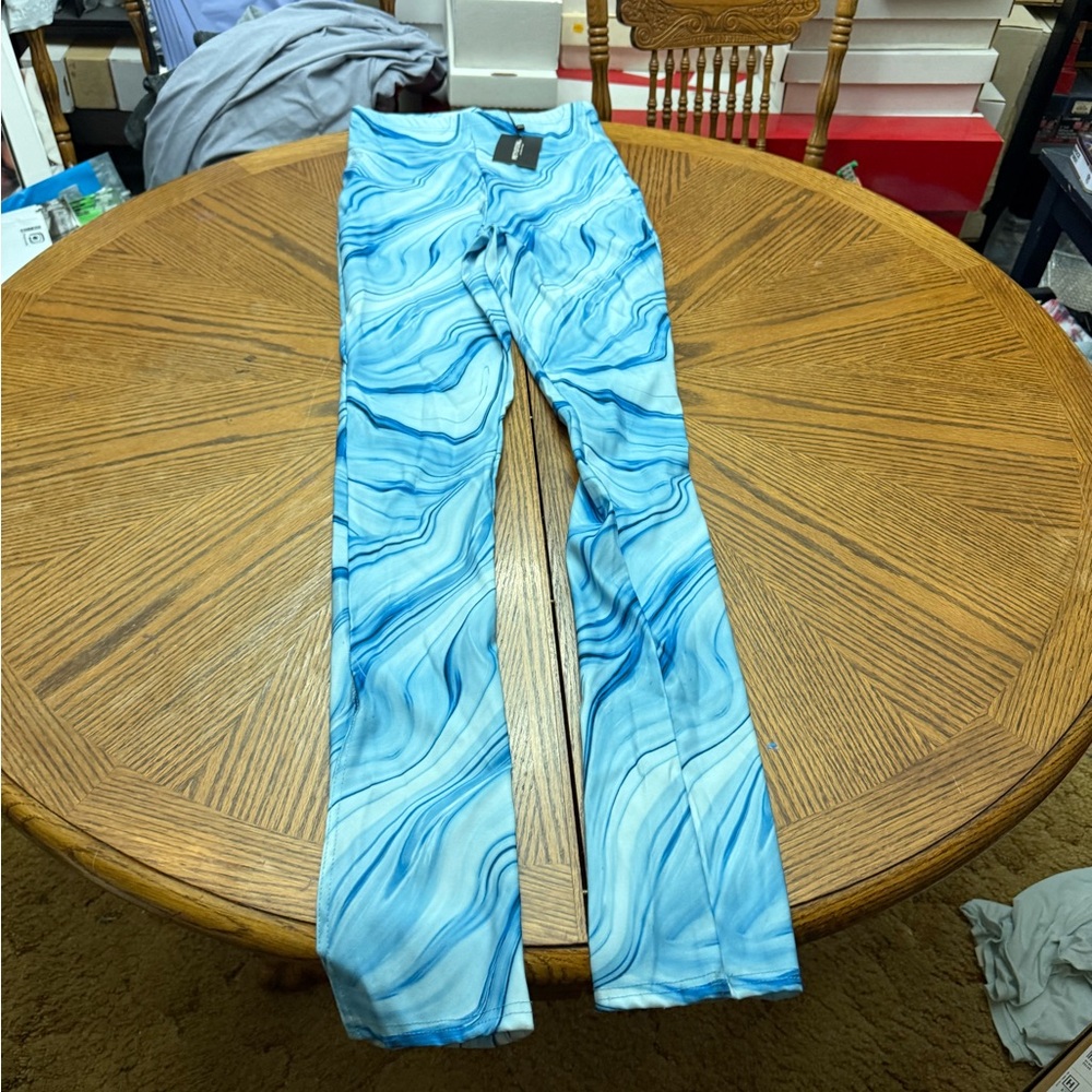 New with Tags PrettyLittleThing Sky Blue Leggings